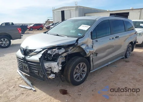 2021 Toyota Sienna Xle z USA, uszkodzony, nr VIN 5TDYRKEC4MS024084